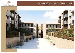 Pis a Carrer moranta 14. Venda els portals dels pinetons