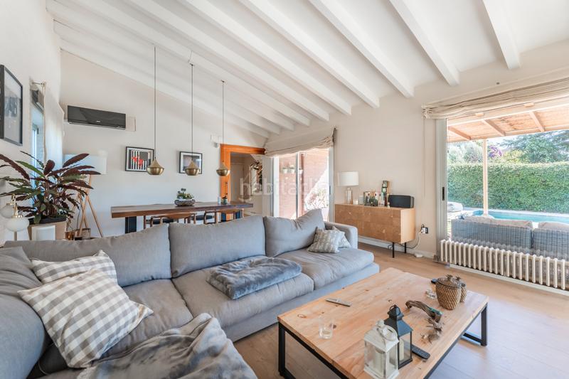 Foto 148ec0e1-2721-4bc6-8ce4-c3b658f4ae97. Miete chalet mit kamin heizung parking pool in Franqueses del Vallès (Les)