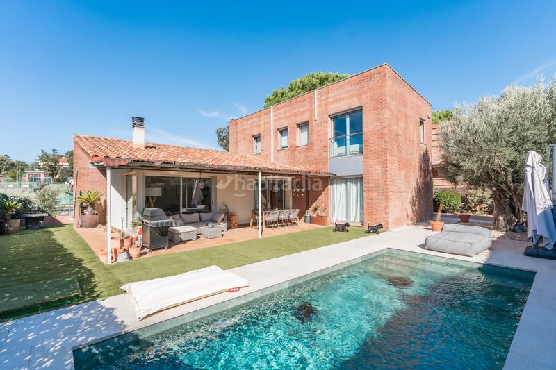 Foto 98c11011-c8bf-46f6-84b5-efb301c48038. Miete chalet mit kamin heizung parking pool in Franqueses del Vallès (Les)