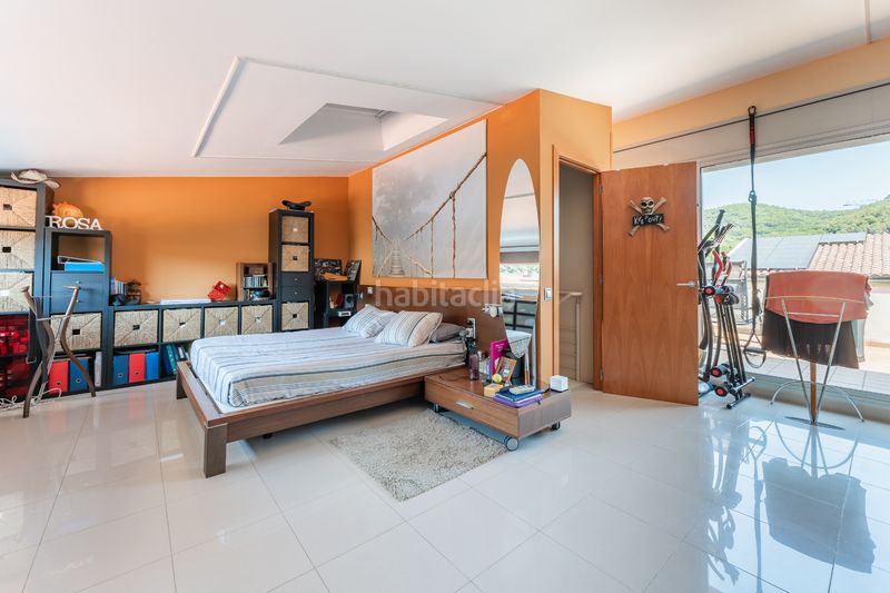 Foto ff627ee2-d353-4137-8814-ee7bbad08f68. Casa adossada amb xemeneia calefacció aparcament a Garriga (La)