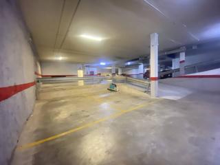 Car parking in Castellterçol 18. Muy amplio