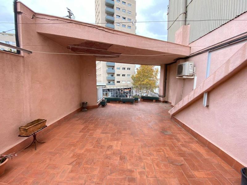 Foto a5adff1b-1fbd-4525-b21f-c89eb50c6648. Casa con amplio patio y local en Vallparadís - Antic Poble de Sant Pere Terrassa