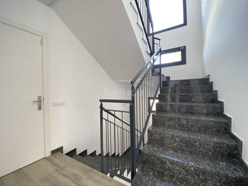 Foto 418c66aa-ee25-4e30-9504-f5f7e252a721. Casa aparellada amb calefacció aparcament a Sant Muç Rubí