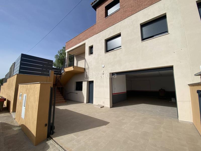 Foto fe4a9022-84c1-4741-b35f-85c418787967. Casa aparellada amb calefacció aparcament a Sant Muç Rubí