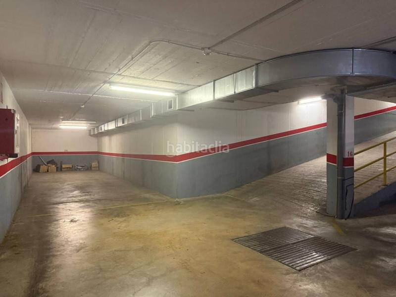 Foto cbfedf4b-5a1a-40b5-8438-872c7f790d09. Parking coche con capacidad para 3 coches en San Pere Terrassa