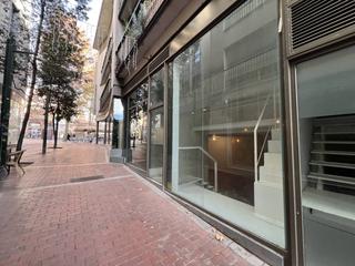 Lloguer Local Comercial  Jaume cantarer. Alquiler de local comercial en terrassa centro