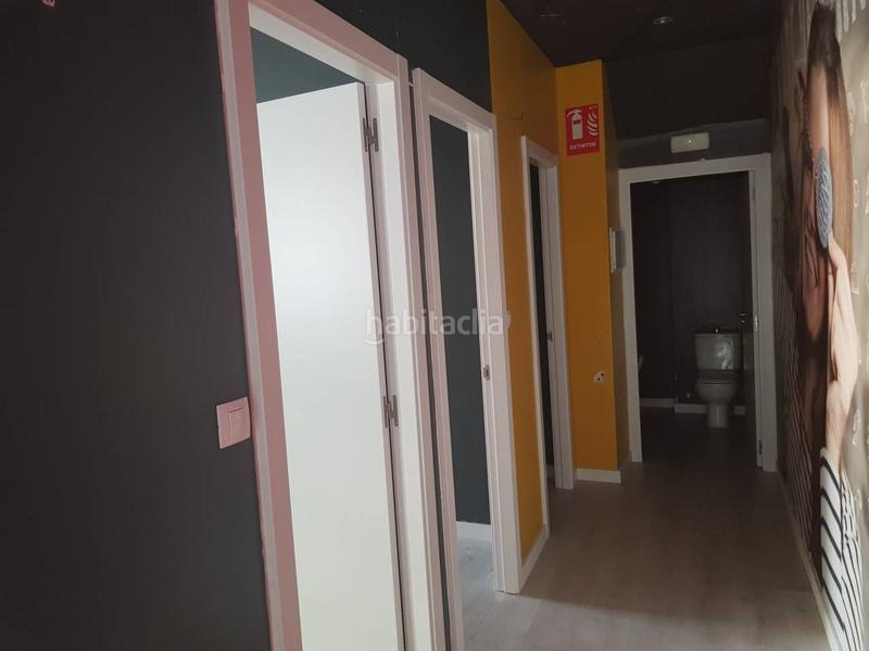 Foto 28439aa2-451a-46a9-9dda-78a747e1328a. Lloguer local comercial a San Pere Terrassa