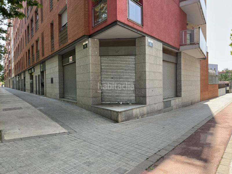 Foto 18149b2d-56e1-407d-99bf-691999a06936. Local comercial local en venta en calle nàpols, en Barberà del Vallès