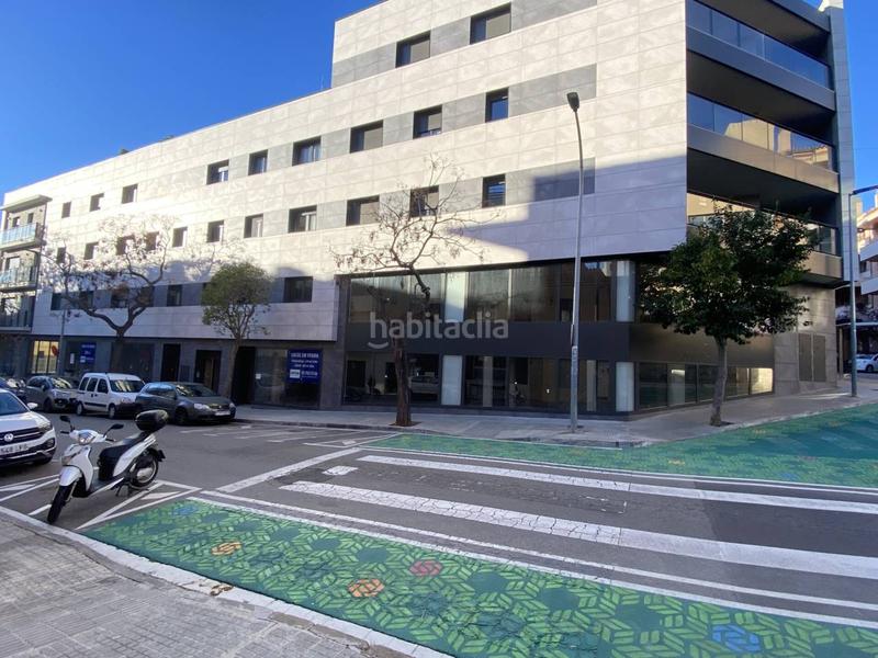 Foto a486da60-ab72-4ed0-a092-f873f2278acf. Local comercial en faraday 175 esquinero con altillo en Terrassa