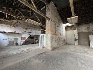 Geschäftsraum in Montserrat 101