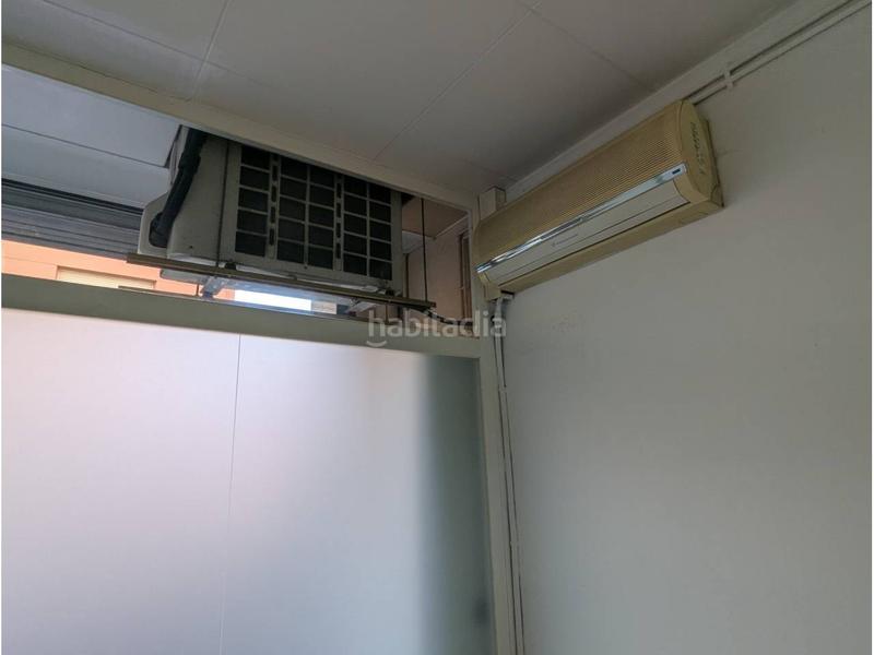 Foto c6cc1b26-b1f9-4849-abb1-bf841b54c694. Alquiler local comercial diáfano, con dos salas en Terrassa