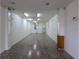 Location Local commercial à Can Palet. Diáfano, con dos salas