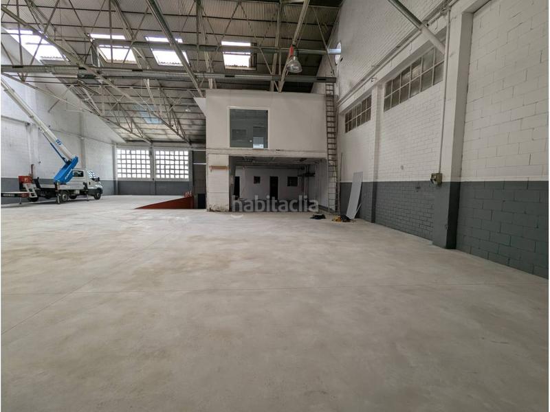 Foto 504b6a0e-e9db-41fc-97b2-1ceec0d2a8f2. Bâtiment à usage industriel dans Can Palet II - Santa Eulàlia Terrassa