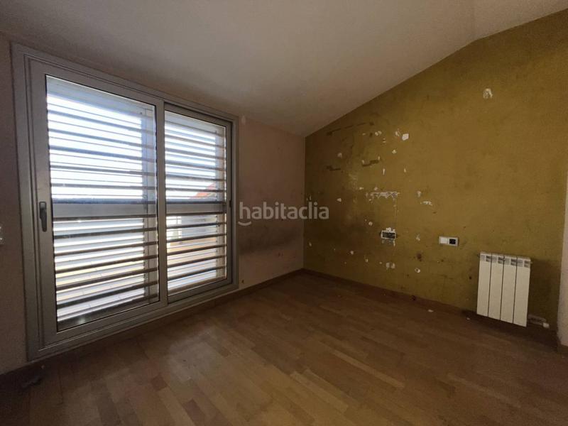 Foto 14a9923f-ddb4-4f87-98fb-5b247bfa6d3b. Piso en venta dúplex con dos plazas de garaje incluidas, en zona escoles, en Terrassa