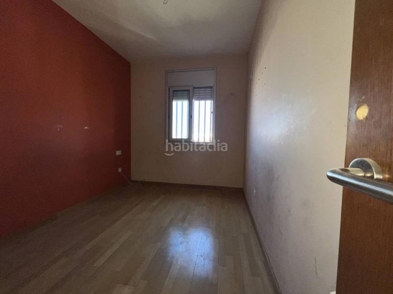 Foto 360ad059-ebae-4a0f-9684-bf9309216e12. Piso en venta dúplex con dos plazas de garaje incluidas, en zona escoles, en Terrassa