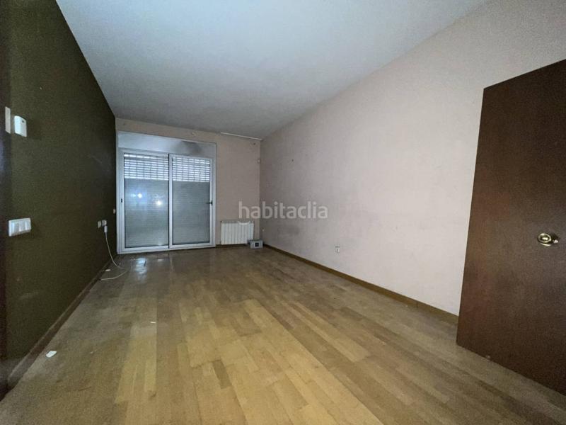 Foto e5365961-d00c-49be-a8c1-387574500780. Piso en venta dúplex con dos plazas de garaje incluidas, en zona escoles, en Terrassa