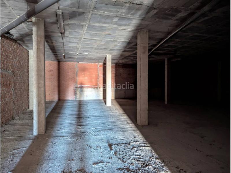 Foto 75b80c01-8042-47ad-bc84-b7c8e04c3bf5. Local comercial local en venta en Zona Esportiva Terrassa