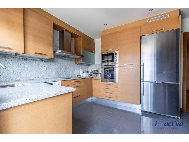Foto 52d080d8-5cb7-4007-8f5a-140f0dd37861. Dúplex con dos terrazas y parking incluido en San Pere Terrassa