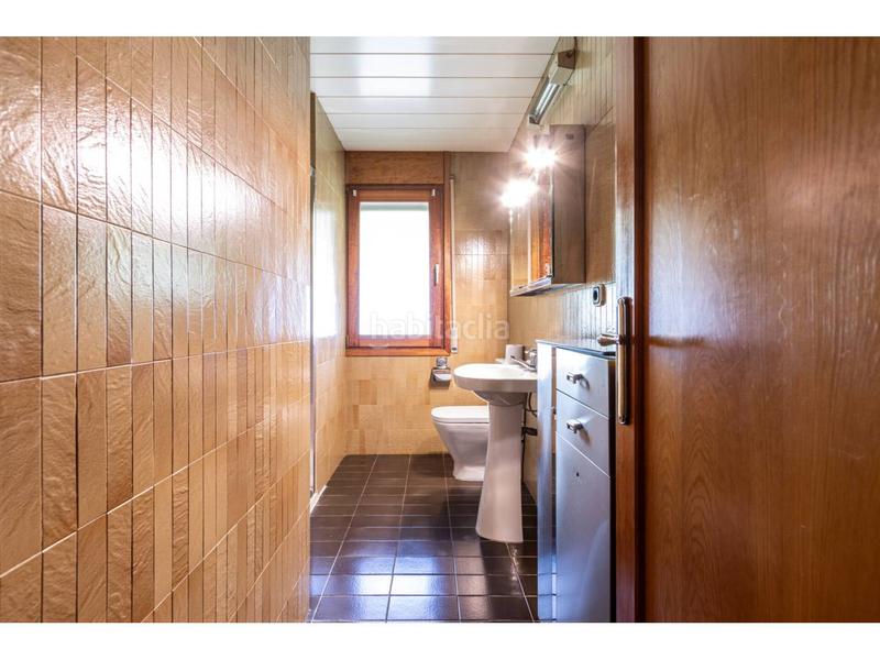 Foto ca30a2f5-8d26-44b0-9350-0a24f2d2083e. Chalet avec chauffage parking dans Matadepera