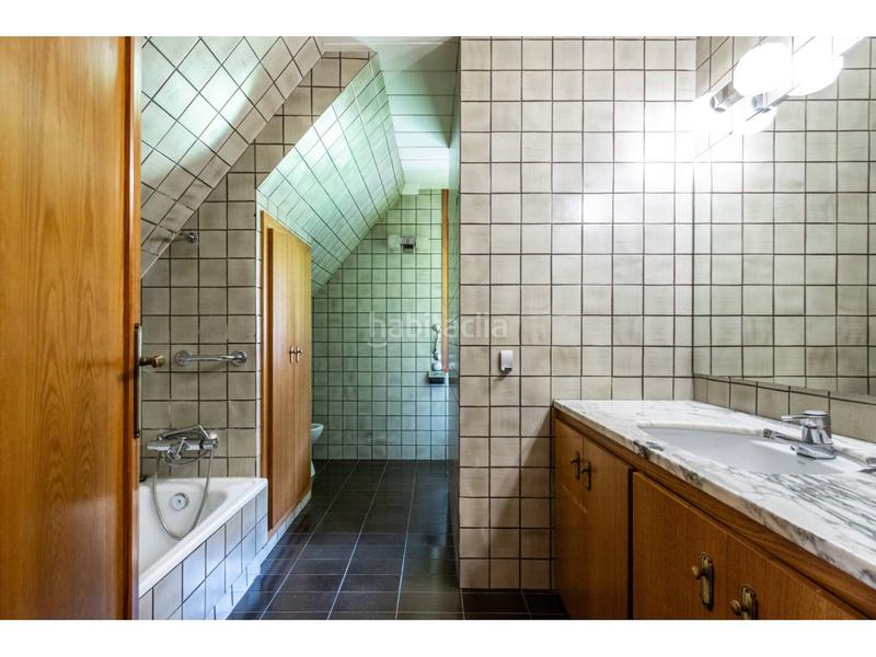 Foto db6785bf-f780-49f5-b597-97bb646bd717. Chalet avec chauffage parking dans Matadepera