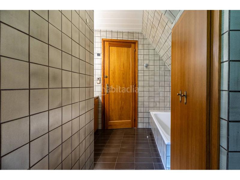 Foto dce4614e-b7f4-481c-aada-bced4b3f0511. Chalet avec chauffage parking dans Matadepera