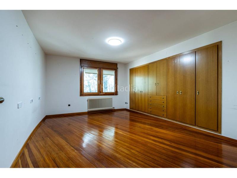 Foto e68cf81a-6856-42be-9824-4d0c2da563b9. Chalet avec chauffage parking dans Matadepera