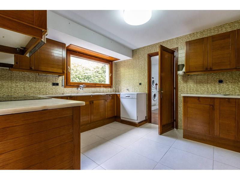 Foto fce35da4-6a87-4b80-9a29-56b06330de2e. Chalet avec chauffage parking dans Matadepera