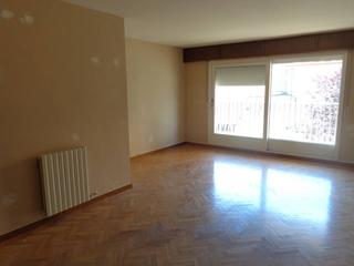Location Appartement à Barri del Centre. Con terraza y dos plazas de parking incluidas