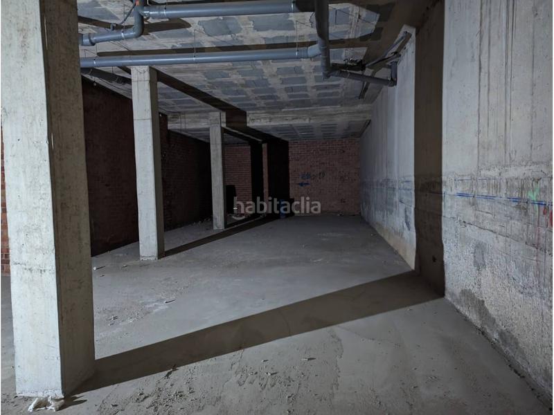 Foto f514fc35-0114-4d48-b7a3-a649f8060127. Local comercial local en Cementiri Vell Terrassa