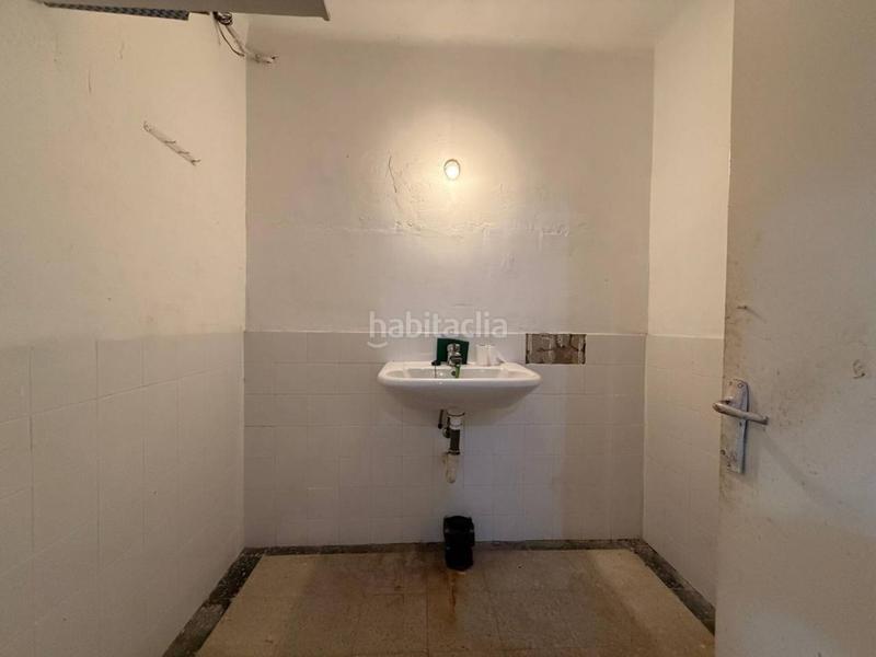 Foto 5e719e81-a6cd-4be3-b1e5-411922f47e28. Alquiler local comercial diáfano, con almacén en Can Boada Terrassa