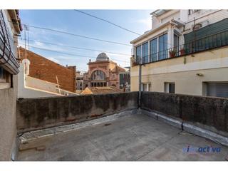 Casa in Barri del Centre. Para reformar, con local
