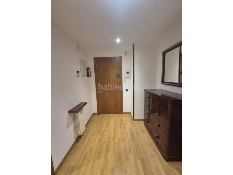 Foto 2c90cc7f-ca7a-4f49-8534-131768eb3bbf. Lloguer pis amb calefacció aparcament a Barri del Centre Terrassa