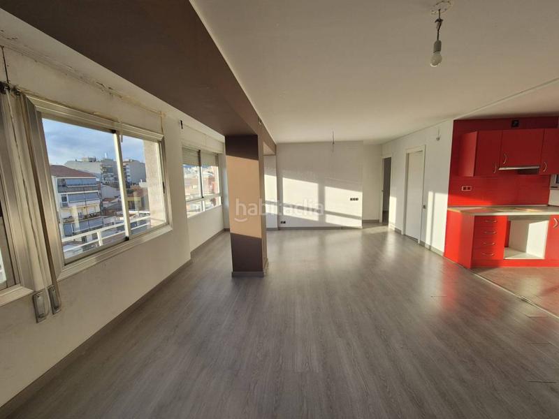 Foto 8256b16c-b9d5-408c-97d9-f52aa3db5e22. Etagenwohnung in Plaça Catalunya - Escola Industrial Terrassa