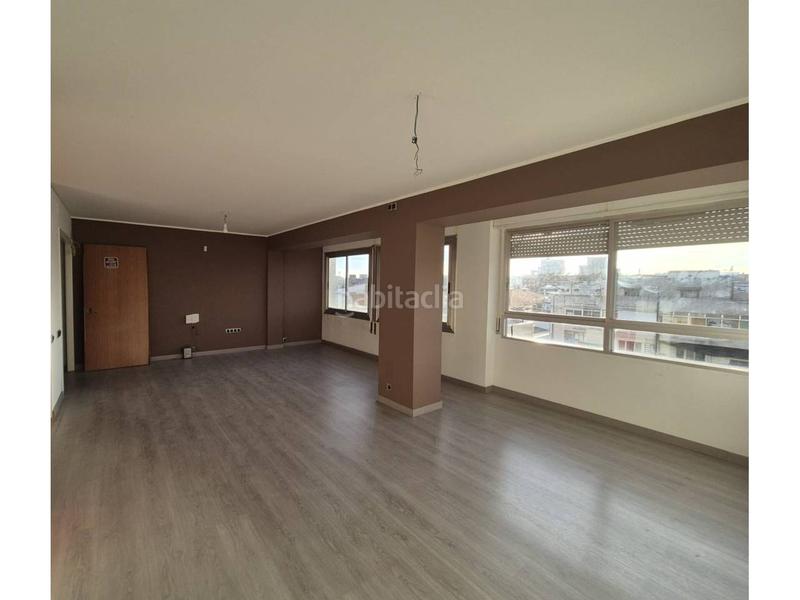 Foto 8495992d-91ab-4b9e-8c45-b1bb4541bc53. Etagenwohnung in Plaça Catalunya - Escola Industrial Terrassa