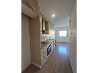 Affitto Loft in La Maurina. Un solo ambiente, con balcón