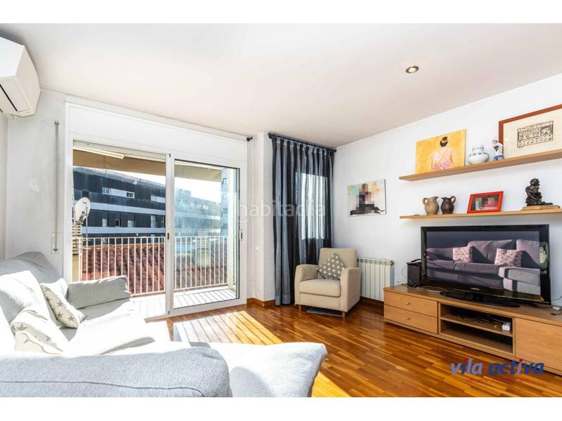 Foto 0961a1a1-d006-42ff-943c-fa4f56c6c859. Duplex with parking in Barri del Centre Terrassa