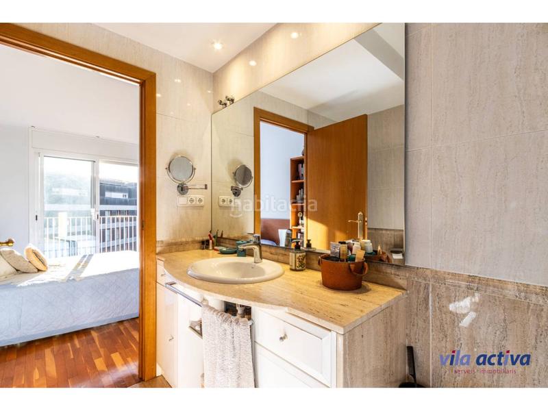 Foto 5c437b25-9067-4ca6-a13c-e43faf7d1992. Duplex with parking in Barri del Centre Terrassa