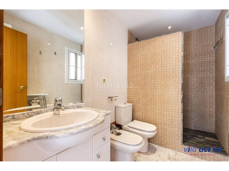 Foto 46ef99d4-636a-44f1-84d3-5e09e7ccef30. Casa con patio, garaje y piscina comunitaria en Viladecavalls