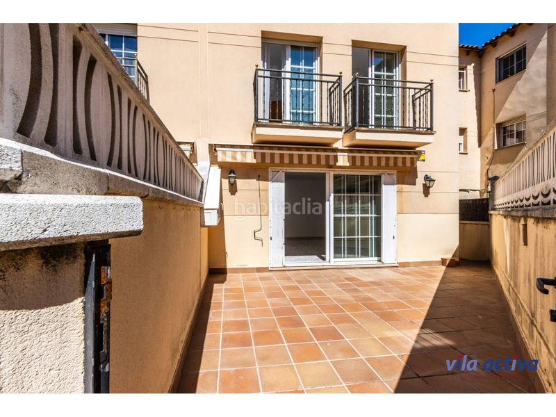 Foto 476fb960-5a54-4850-ac47-95215eb54b9f. Casa con patio, garaje y piscina comunitaria en Viladecavalls