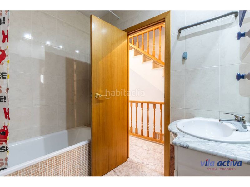 Foto 5d3b7b6f-d0e0-4cdd-ab4f-417cab115034. Casa con patio, garaje y piscina comunitaria en Viladecavalls