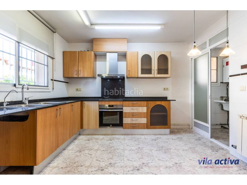 Foto 61c2b46f-04ea-4e1d-90a8-21f535baa933. Casa con patio, garaje y piscina comunitaria en Viladecavalls