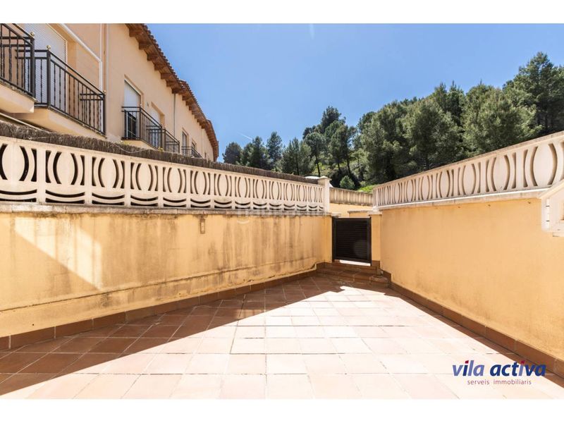 Foto 80a59957-1f96-45e1-8ef1-d838d69968be. Casa con patio, garaje y piscina comunitaria en Viladecavalls