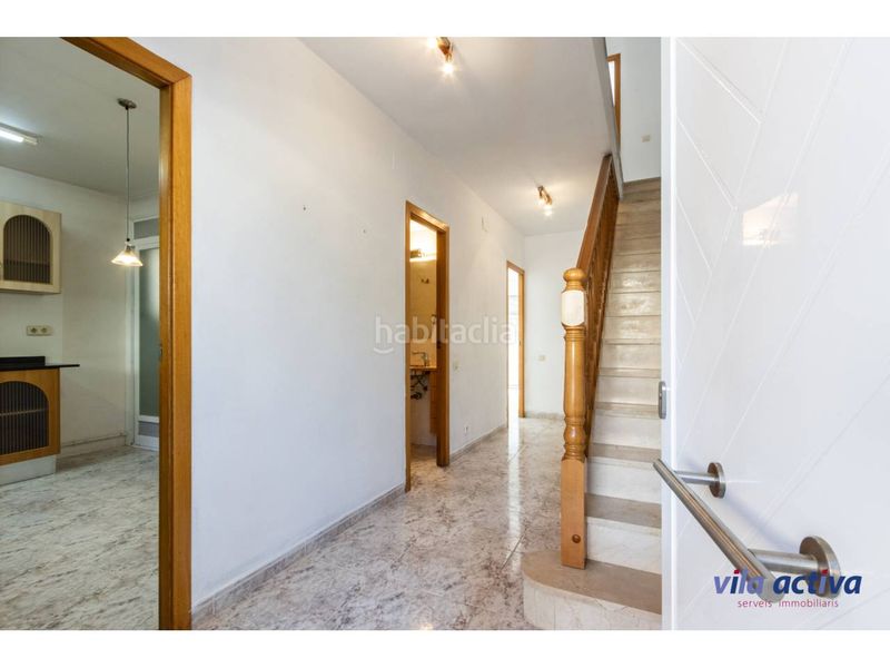 Foto 98fb92fe-e99f-4ab0-8b39-255ae3f7e7df. Casa con patio, garaje y piscina comunitaria en Viladecavalls