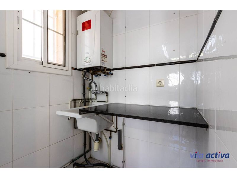 Foto be290d6b-55ce-46e9-b66b-576b21f431fe. Casa con patio, garaje y piscina comunitaria en Viladecavalls