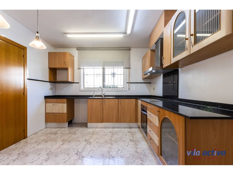 Foto f268e08c-a474-4246-8031-cf8fb15b0c26. Casa con patio, garaje y piscina comunitaria en Viladecavalls