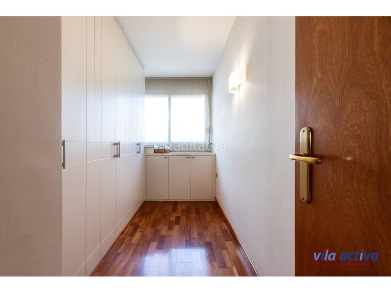 Foto a8c0f49b-e9fe-42e5-bca8-0b14e9a28c93. Pis amb aparcament a Barri del Centre Terrassa