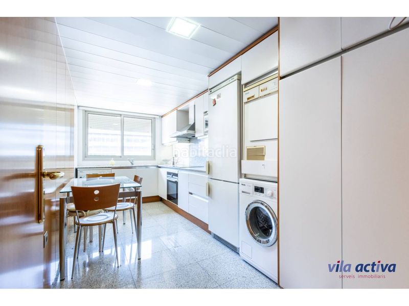 Foto b0e7a3d2-2b09-491f-8dc6-995bc14ca212. Pis amb aparcament a Barri del Centre Terrassa