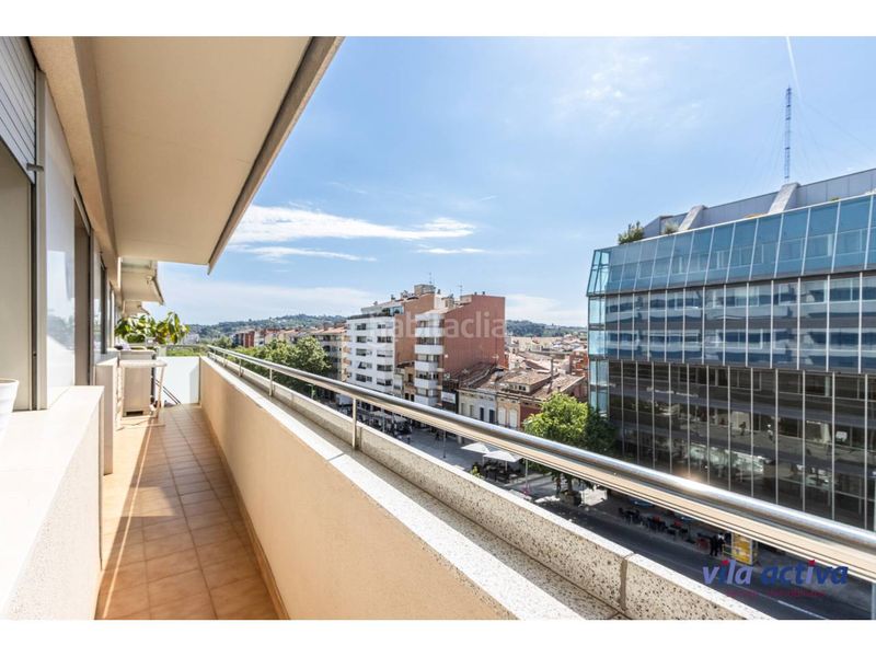 Foto b5d8892f-0fad-495d-bd57-7f70965c1c85. Pis amb aparcament a Barri del Centre Terrassa