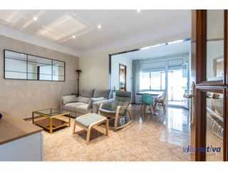 Casa bifamiliare in La Cogullada. Con amplio garaje, terraza y patio