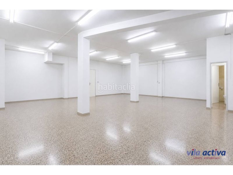 Foto eeaf771b-4f37-4dc3-96b4-32bcb30b27f0. Local comercial a Cementiri Vell Terrassa